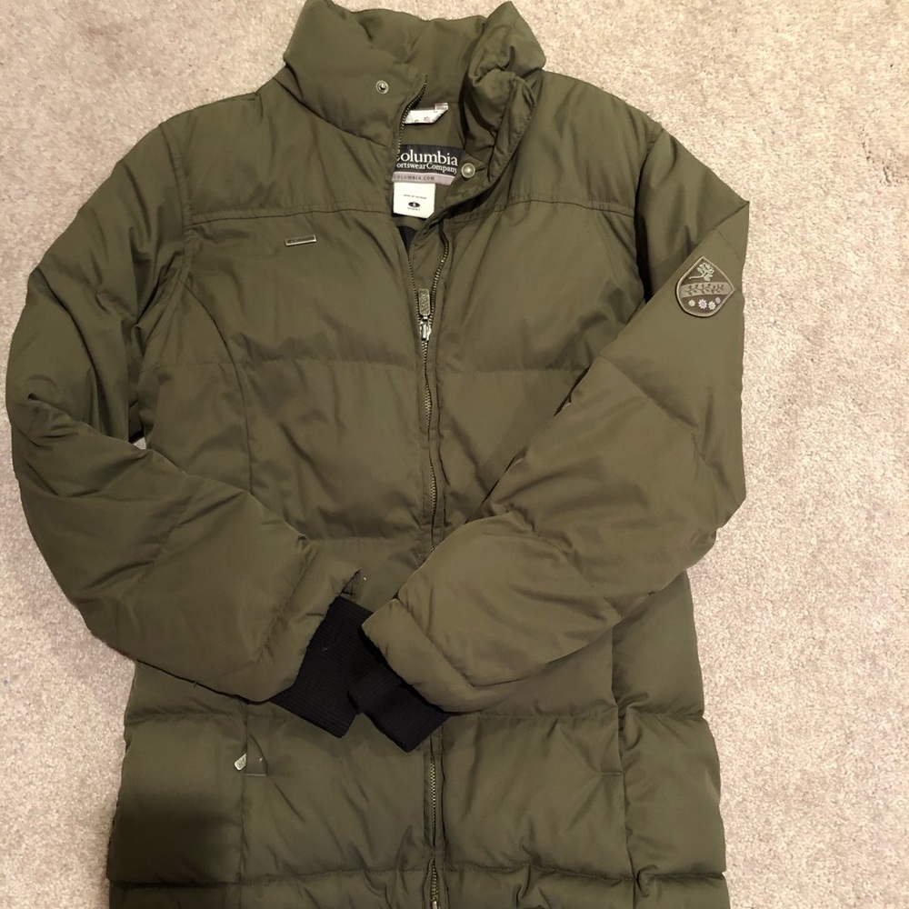 ⭐️Columbia⭐️ down jacket size small Dark green